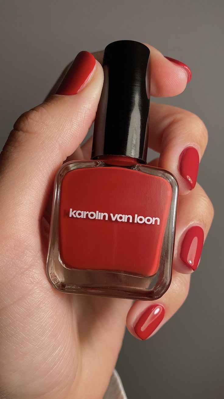 Karolien van Loon | 23 Rouge Éclipse
